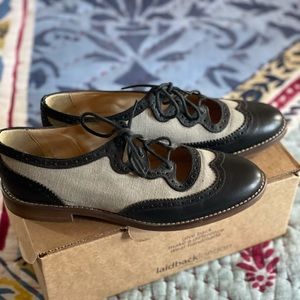 Miss Albright Curricula Cut-Out Oxfords